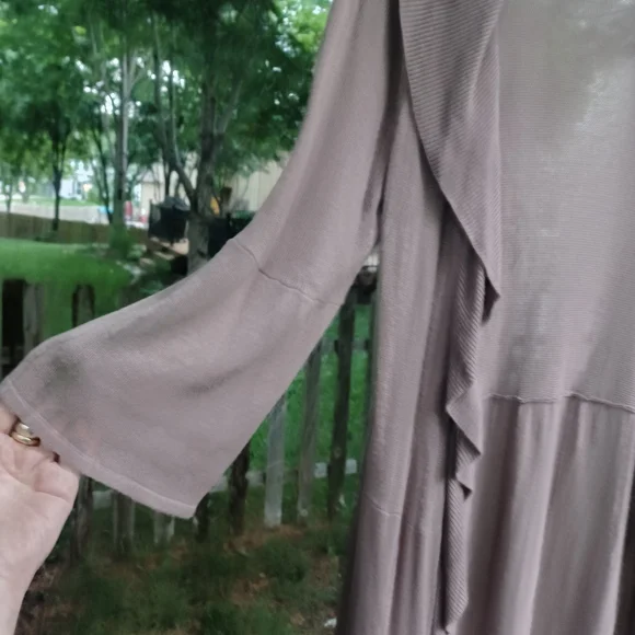 KENAR BOHO COASTAL GRANNY RUFFLED SWEATER WRAP MEDIUM MOCHA - Picture 4 of 17